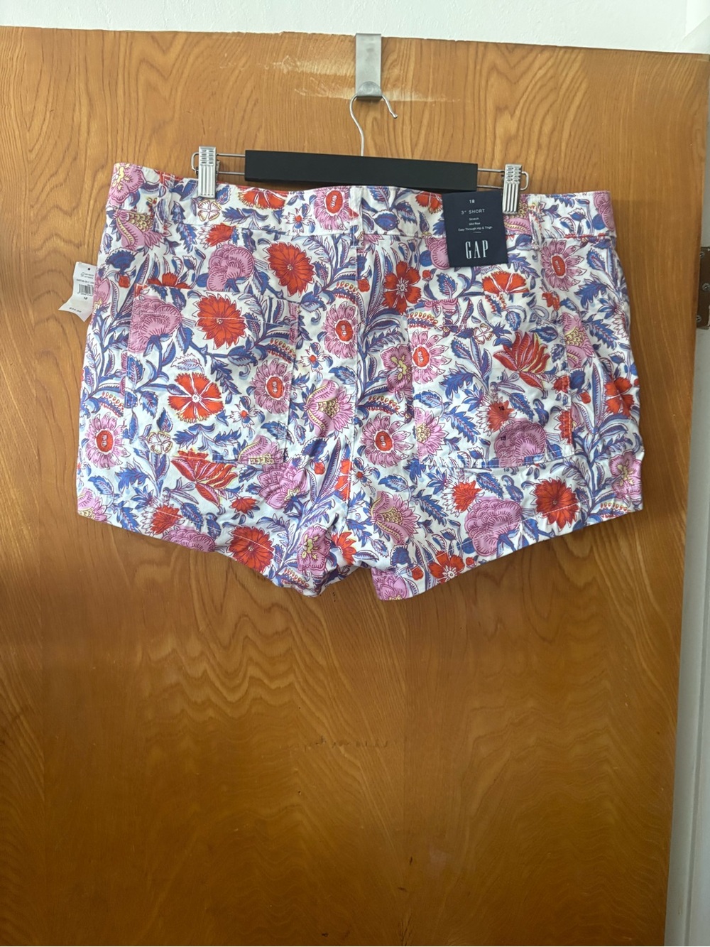 GAP Floral Print Women’s Cotton Shorts - White with Red & Purple Flowers 18 - Picture 8 of 8